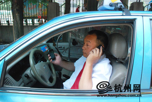 记者调查:杭城出租车预约叫车 难!(图)