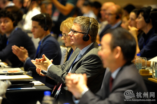 11月32日经济半小时_...月02日23:32CCTV经济半小时-经济半小时 中小企业将成银行争夺主...(2)