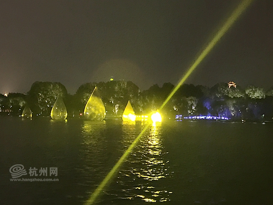 世界最大水滴再临西湖！国际跨界艺术家马兴文“舞动的水滴”来啦