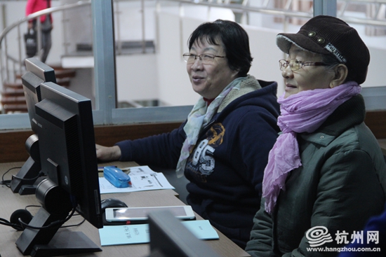 “常青E学习计划”老年人读者培训在浙图正式开班