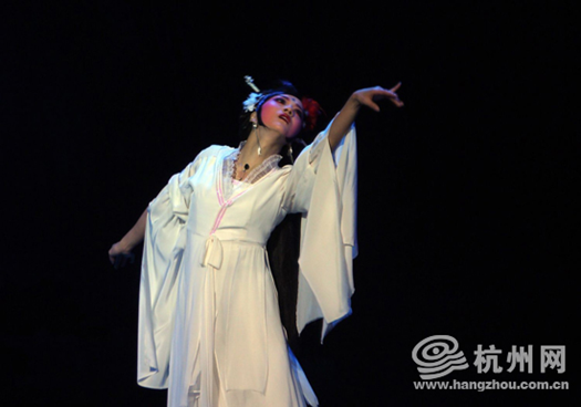 浙江珍稀剧种汇演:再不珍爱,它们就要消失了…