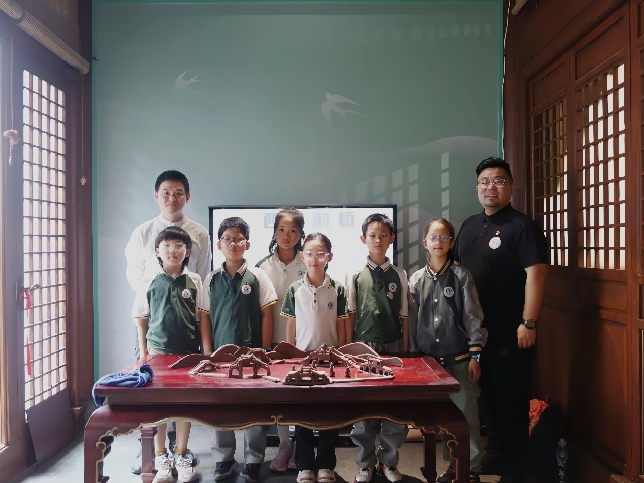 双师协同美育课 配图7