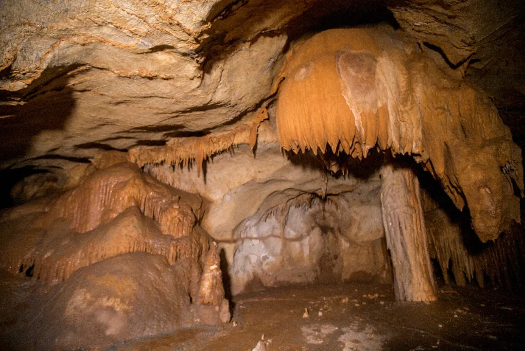 △ 建德莲花段施工时碰到的溶洞 配图3