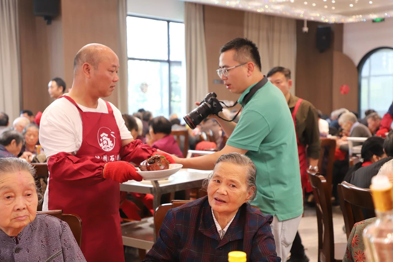 灶头画美食文化节现场 配图2