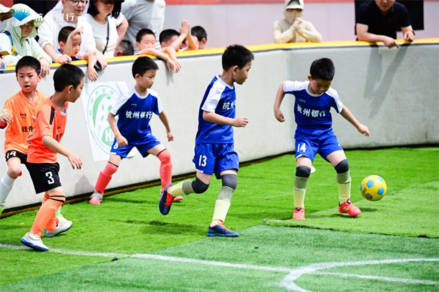 玩球球视频儿童 46657902-688e-4936-88eb-ffed23afcb1a.png