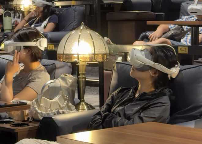 观众体验VR影厅 配图2