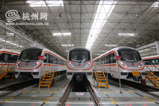 杭州地铁2号线西北段6月开通12辆新车亮相