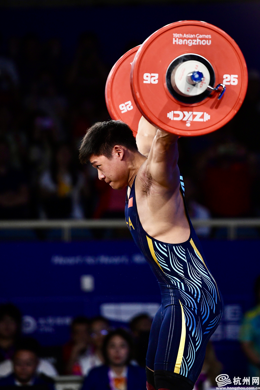 中国选手田涛勇夺举重男子96公斤级金牌朝鲜选手摘银