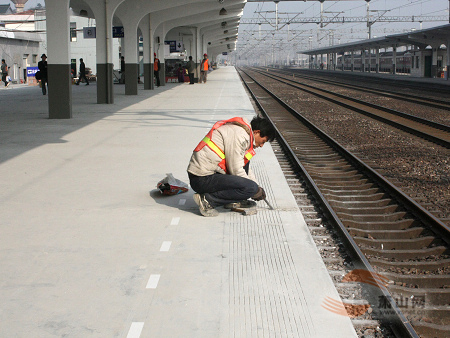 东站9对列车迁入首日，火车站没想象中闹猛