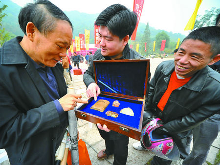 湘湖鉴宝，民间“宝贝”八成是赝品 