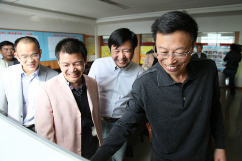 中央文明办领导张志勇一行考察镇中村、梅东村