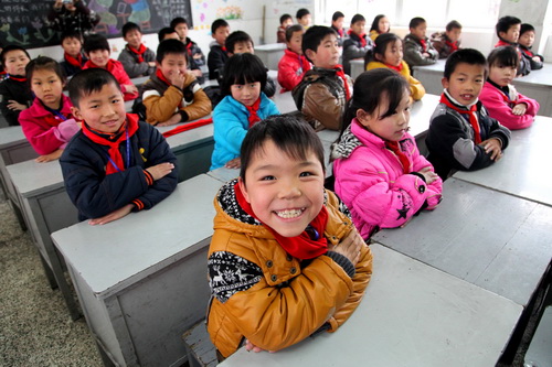 区志愿者协会慰问民工子弟小学